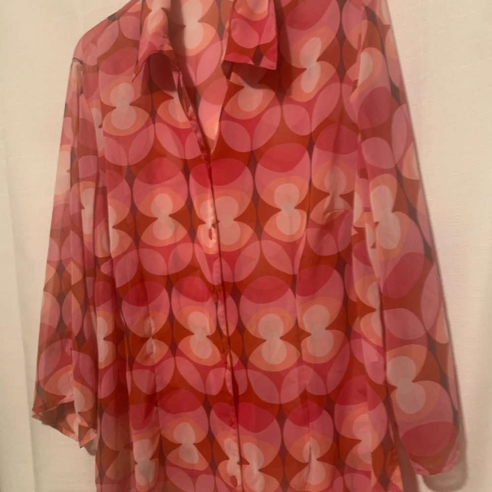 Plus NOTATIONS Rosey Top, Sheer,Long Sleeved Romantic,Easy-to-Pack!Reds& Pinks - Picture 2 of 11